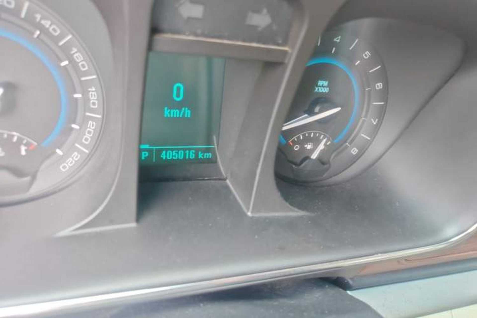 Used Buick GL8 2014 3.0L GT Luxury Business Haoya Edition Odometer Close Up