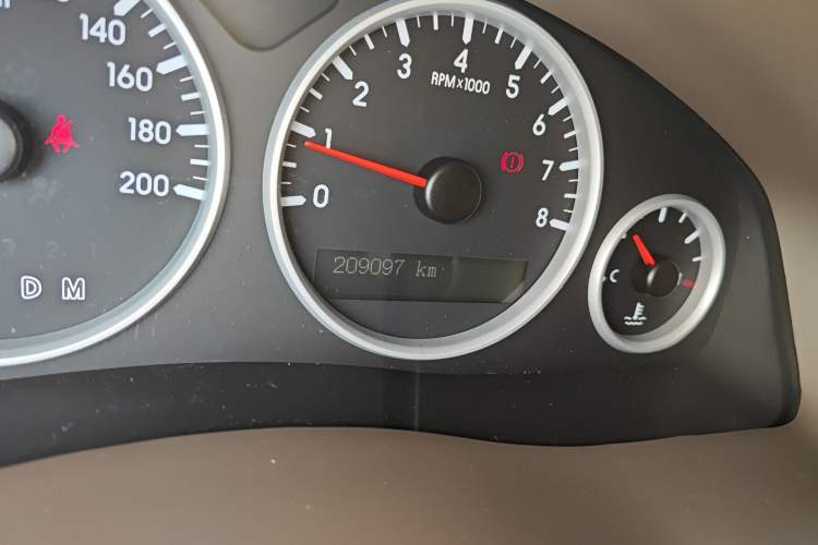 Used Buick GL8 2014 2.4L Comfort Edition Odometer Close Up