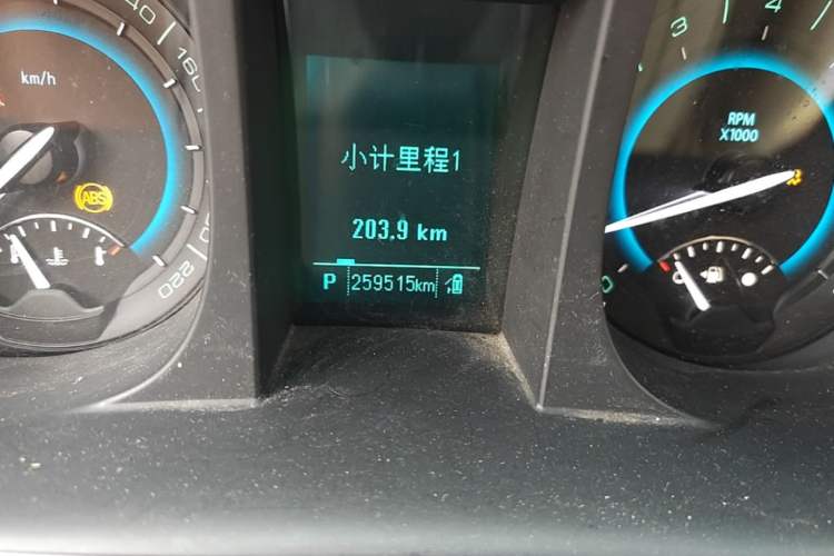 Used Buick GL8 2014 3.0L GT Luxury Business Haoya Edition Odometer Close Up