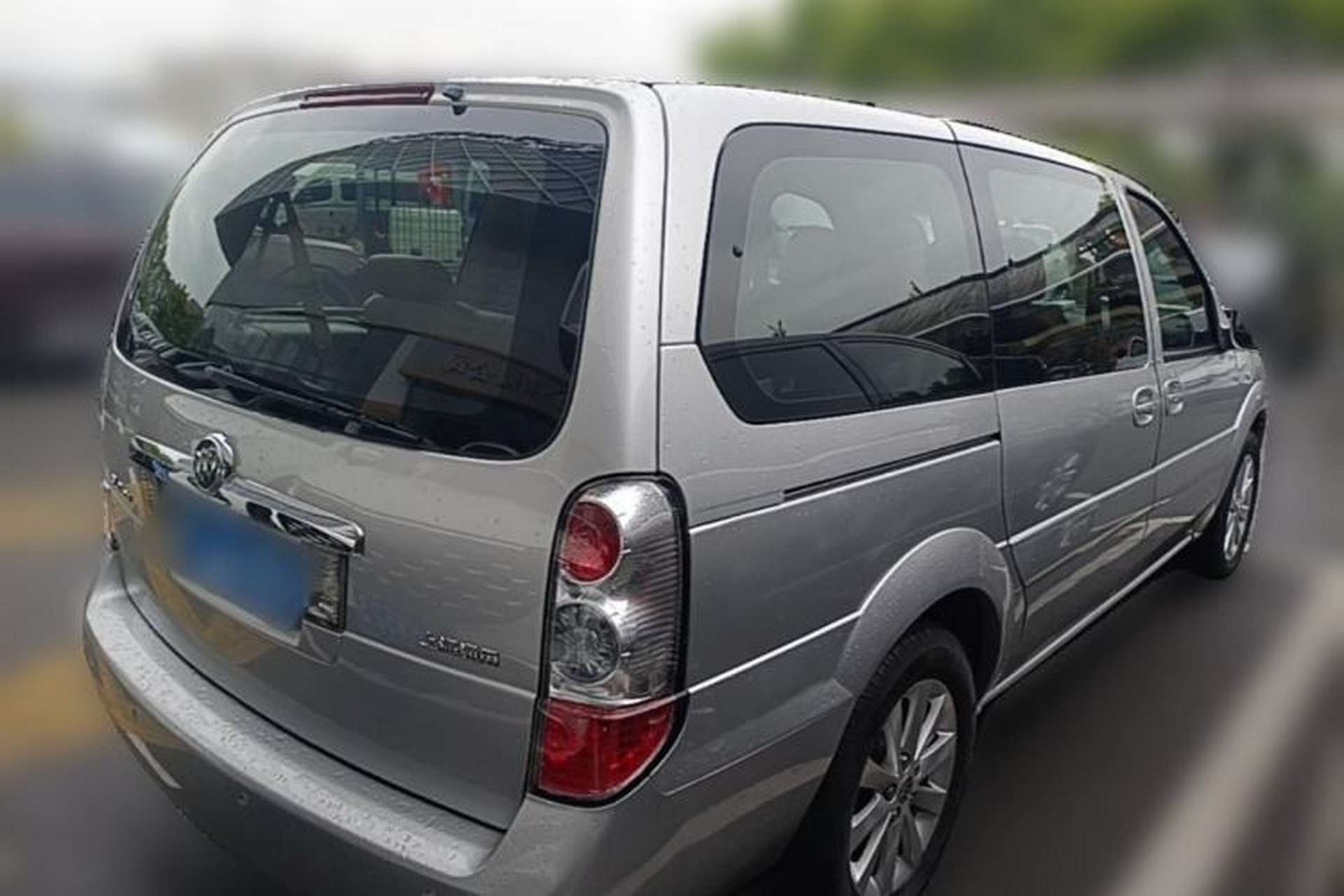 Used Buick GL8 2014 2.4L Executive Edition Rear Right 45 Deg