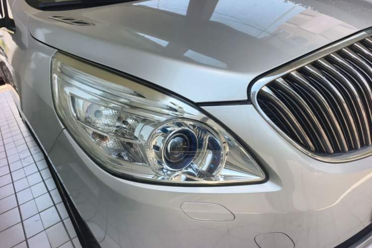 Used Buick GL8 2014 3.0L GT Luxury Business Haoya Edition Right Front Headlight