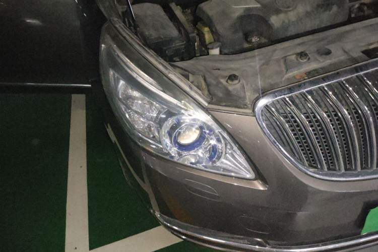 Used Buick GL8 2014 3.0L GT Luxury Business Haoya Edition Right Front Headlight