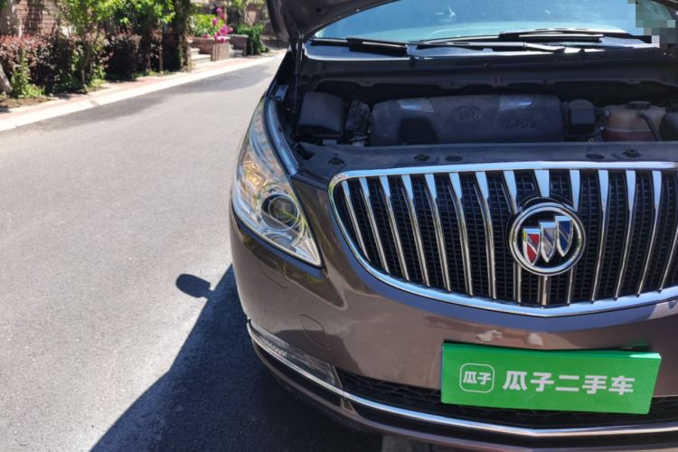 Used Buick GL8 2014 3.0L GT Luxury Business Haoya Edition Right Front Headlight