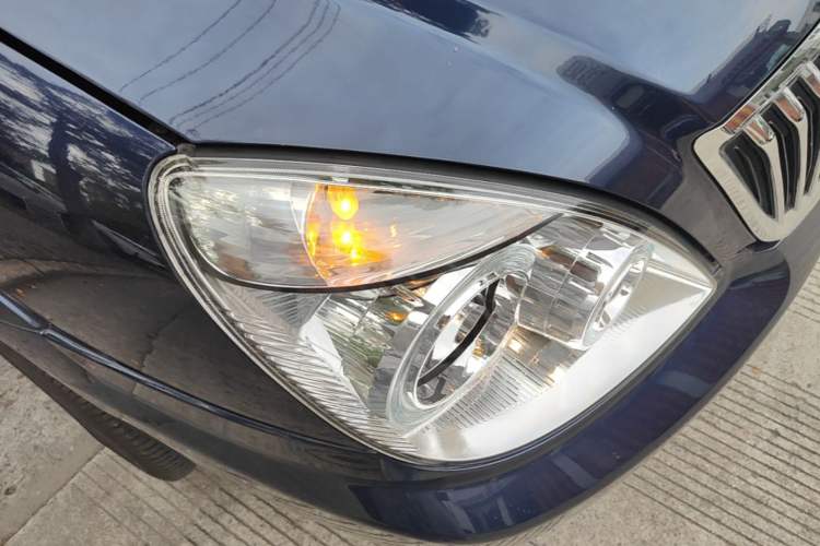 Used Buick GL8 2014 2.4L Classic Edition Right Front Headlight
