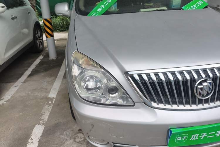 Used Buick GL8 2014 2.4L Comfort Edition Right Front Headlight