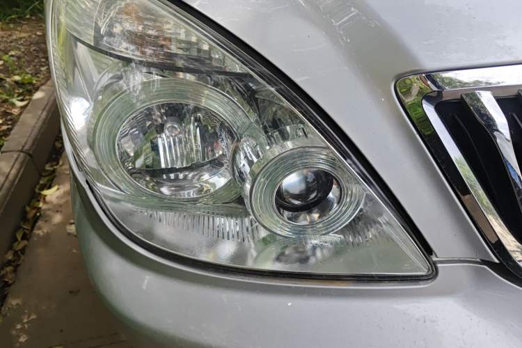 Used Buick GL8 2014 2.4L Comfort Edition Right Front Headlight