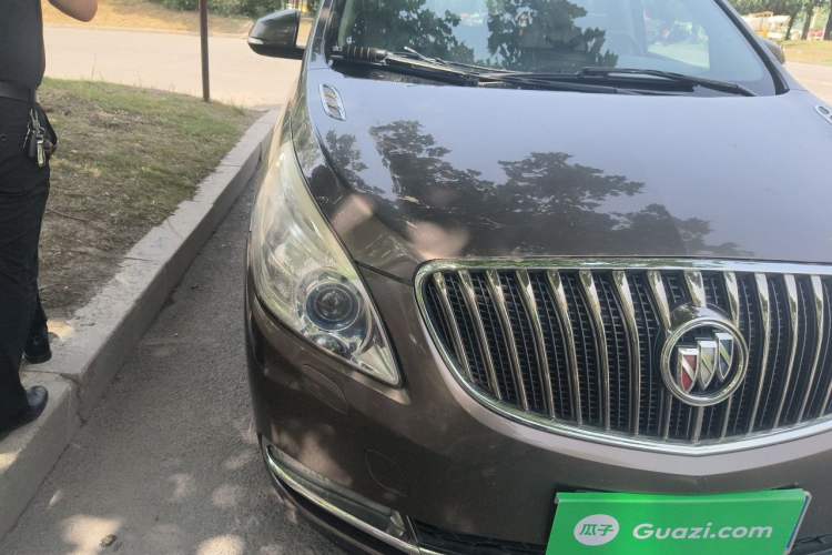 Used Buick GL8 2014 3.0L GT Luxury Business Haoya Edition Right Front Headlight