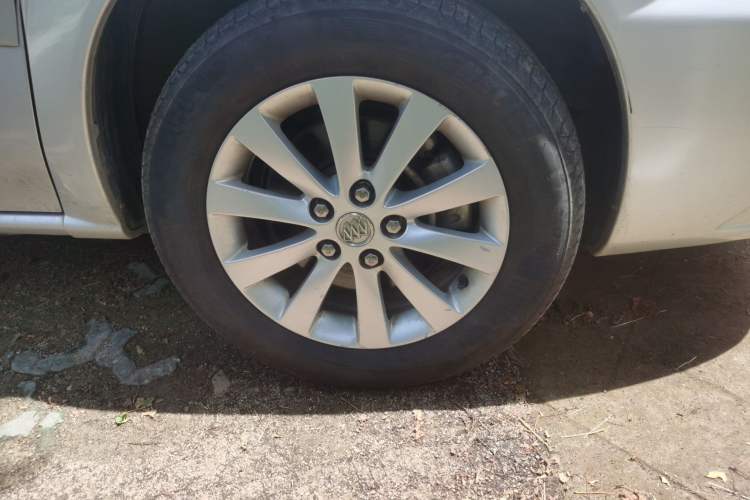 Used Buick GL8 2014 2.4L Classic Edition Right Front Wheel Hub