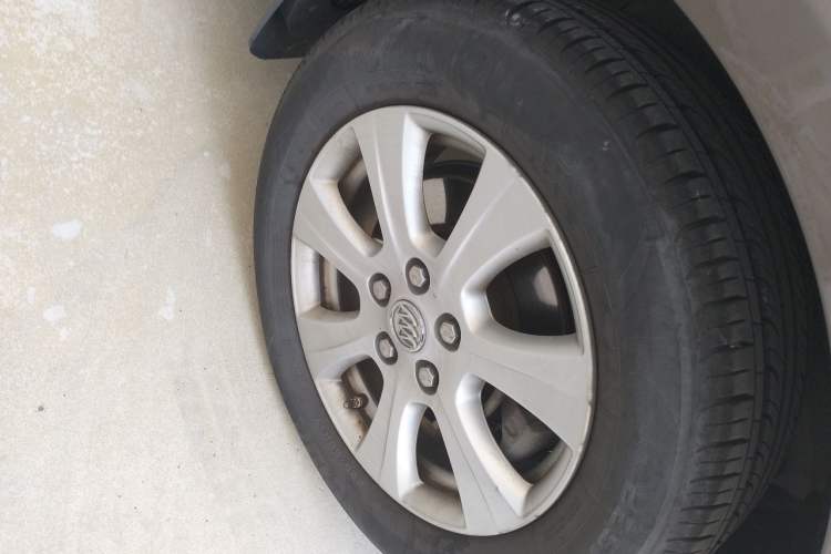 Used Buick GL8 2014 3.0L GT Luxury Business Haoya Edition Right Front Wheel Hub