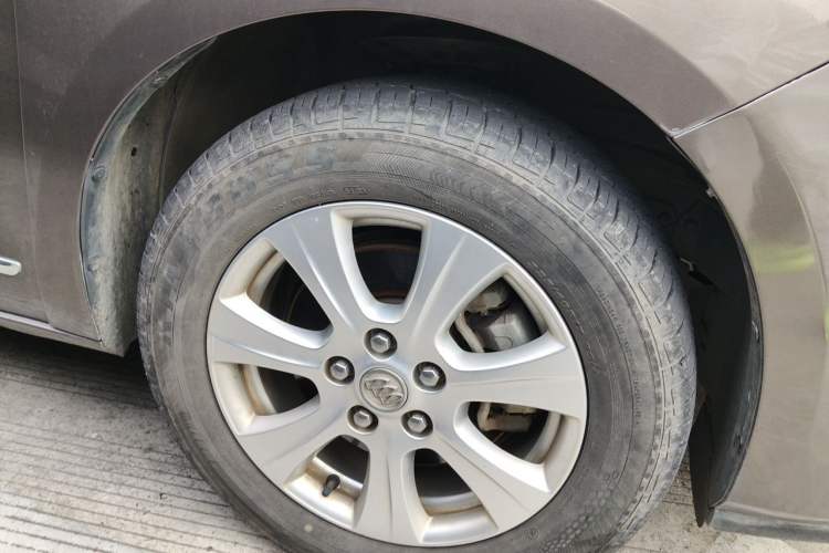 Used Buick GL8 2014 3.0L XT Luxury Business Flagship Edition Right Front Wheel Hub