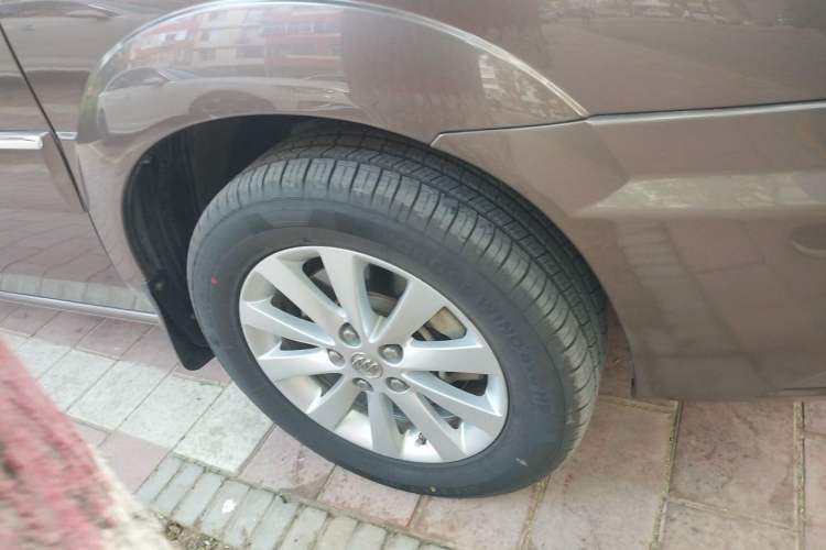 Used Buick GL8 2014 2.4L Classic Edition Right Front Wheel Hub