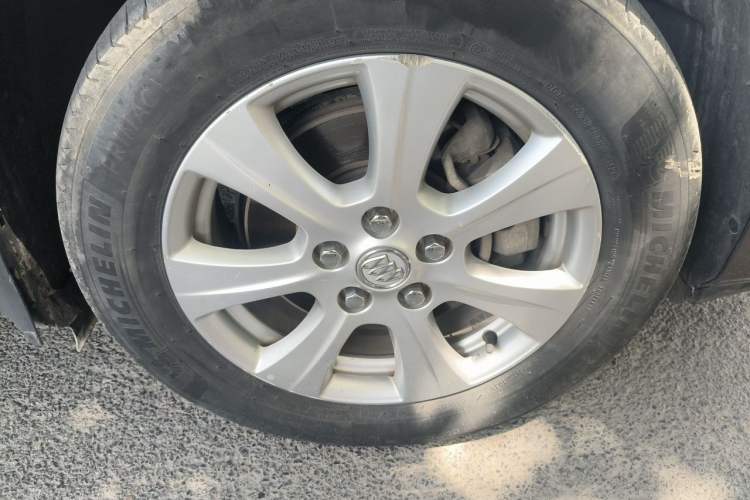 Used Buick GL8 2014 3.0L GT Luxury Business Haoya Edition Right Front Wheel Hub