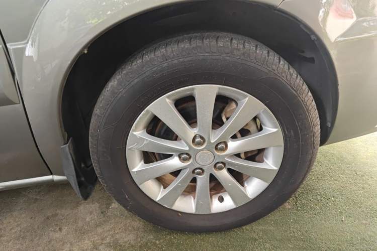 Used Buick GL8 2014 2.4L Classic Edition Right Front Wheel Hub