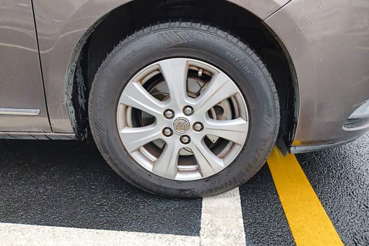 Used Buick GL8 2014 3.0L GT Luxury Business Haoya Edition Right Front Wheel Hub