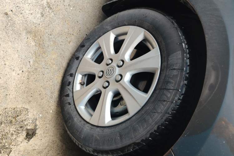 Used Buick GL8 2014 3.0L GT Luxury Business Haoya Edition Right Front Wheel Hub