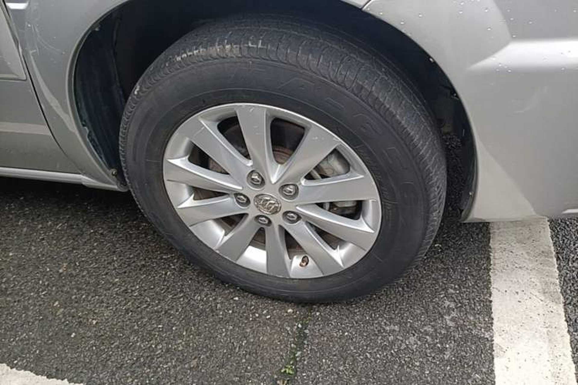 Used Buick GL8 2014 2.4L Executive Edition Right Front Wheel Hub