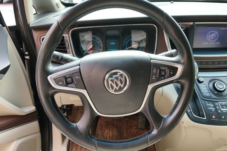 Used Buick GL8 2014 3.0L XT Luxury Business Flagship Edition Steering Wheel