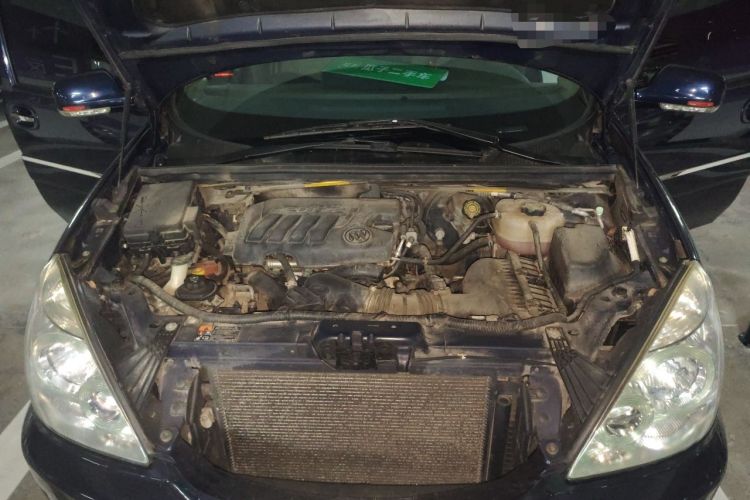 Used Buick GL8 2014 2.4L Comfort Edition Engine Bay
