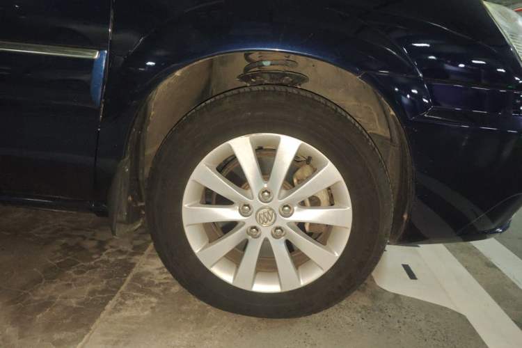 Used Buick GL8 2014 2.4L Comfort Edition Right Front Wheel Hub