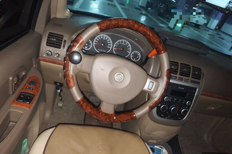 Used Buick GL8 2014 2.4L Comfort Edition Steering Wheel