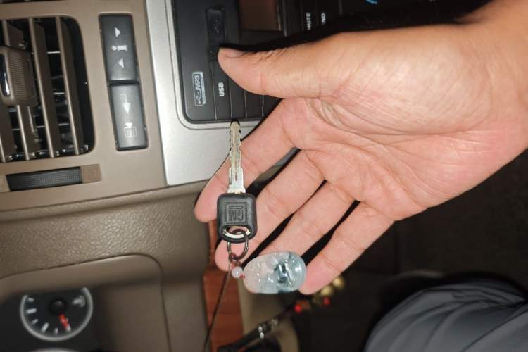 Used Buick GL8 2014 2.4L Comfort Edition Vehicle Key