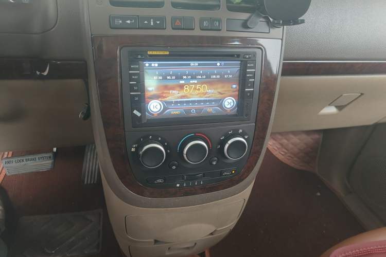 Used Buick GL8 2014 2.4L Classic Edition Audio And AC Panel