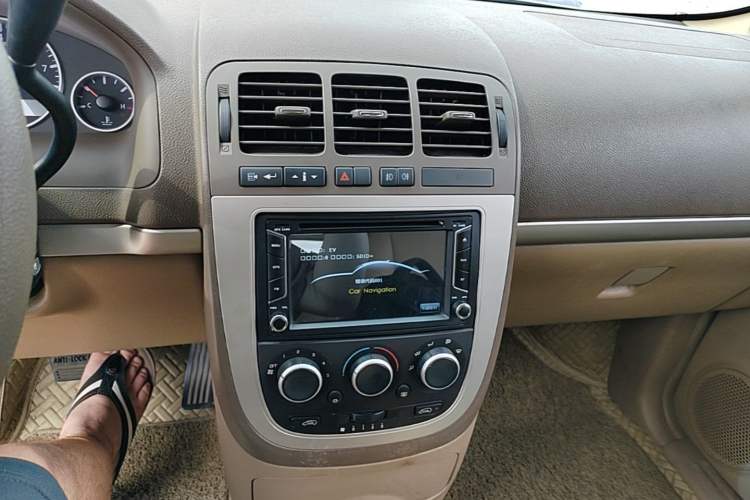Used Buick GL8 2014 2.4L Classic Edition Audio And AC Panel