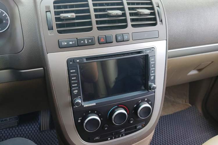 Used Buick GL8 2014 2.4L Classic Edition Audio And AC Panel