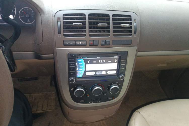 Used Buick GL8 2014 2.4L Classic Edition Audio And AC Panel