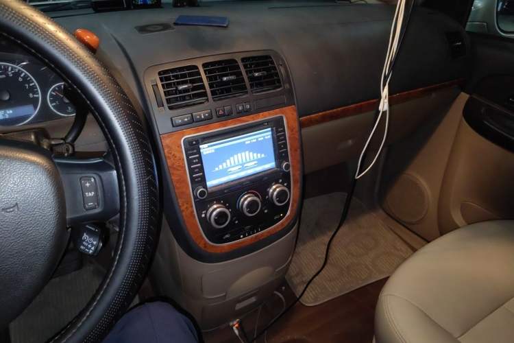 Used Buick GL8 2014 2.4L Executive Edition Audio And AC Panel