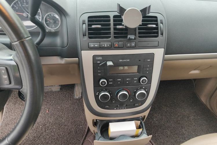 Used Buick GL8 2014 2.4L Executive Edition Audio And AC Panel