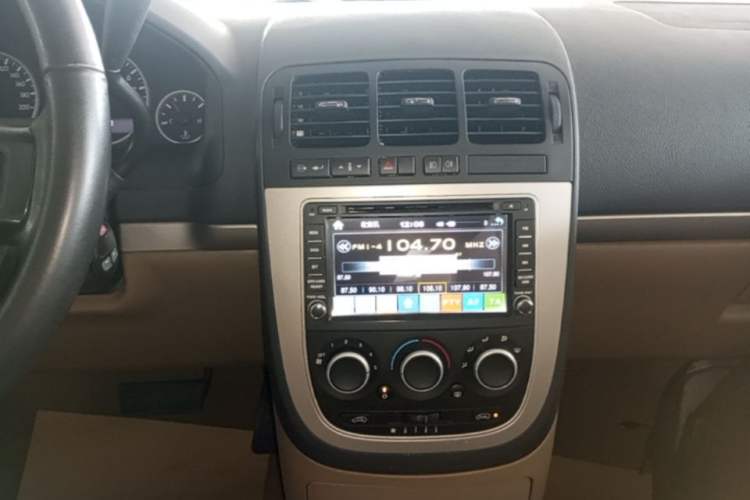 Used Buick GL8 2014 2.4L Executive Edition Audio And AC Panel