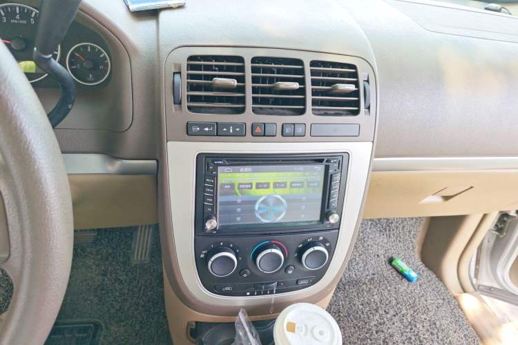 Used Buick GL8 2014 2.4L Classic Edition Audio And AC Panel