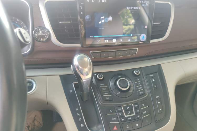 Used Buick GL8 2014 3.0L GT Luxury Business Haoya Edition Audio And AC Panel