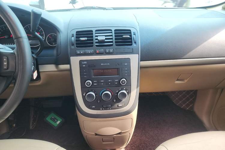 Used Buick GL8 2014 2.4L Executive Edition Audio And AC Panel