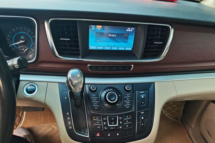 Used Buick GL8 2014 3.0L XT Luxury Business Flagship Edition Audio And AC Panel