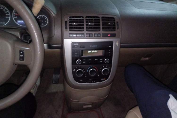 Used Buick GL8 2014 2.4L Classic Edition Audio And AC Panel