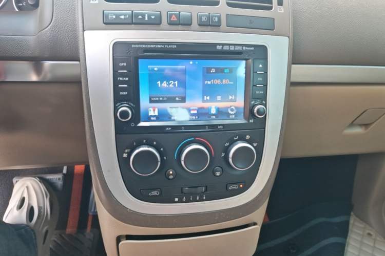 Used Buick GL8 2014 2.4L Classic Edition Audio And AC Panel