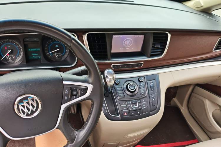 Used Buick GL8 2014 3.0L GT Luxury Business Haoya Edition Audio And AC Panel