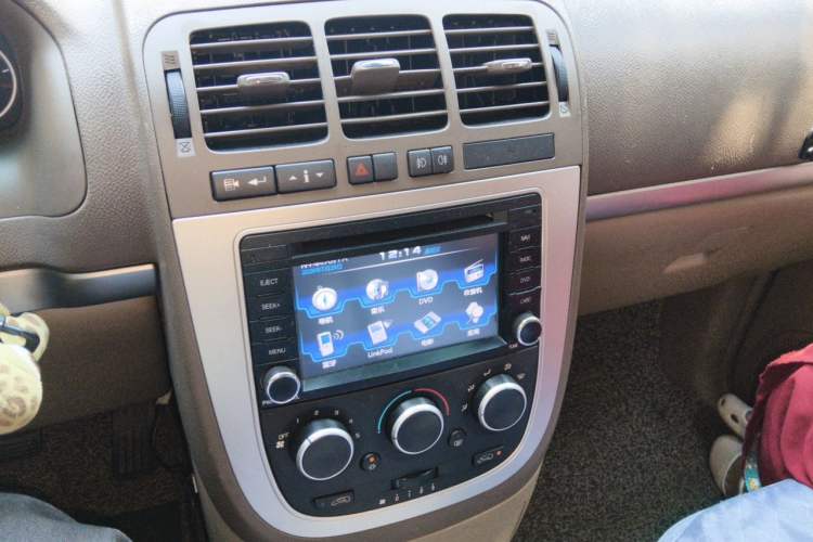 Used Buick GL8 2014 2.4L Classic Edition Audio And AC Panel