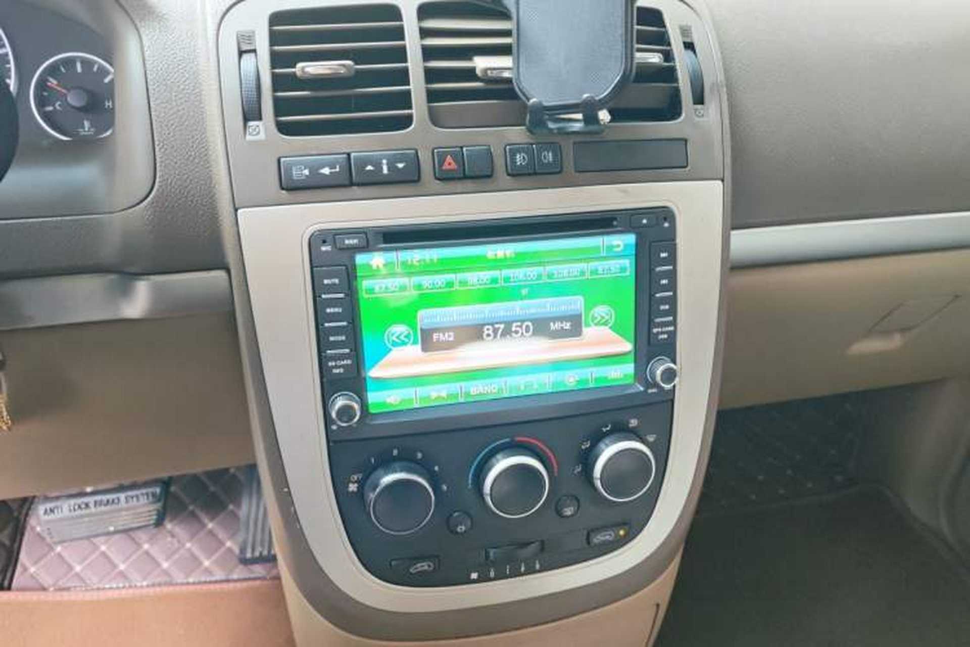 Used Buick GL8 2014 2.4L Classic Edition Audio And AC Panel