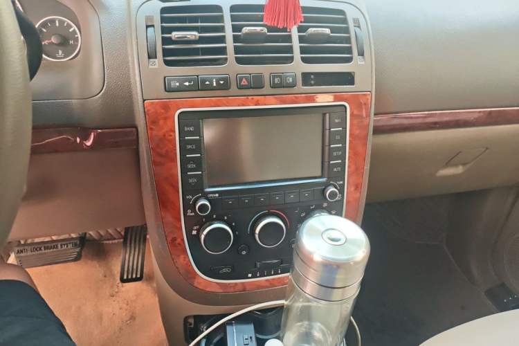 Used Buick GL8 2014 2.4L Classic Edition Audio And AC Panel