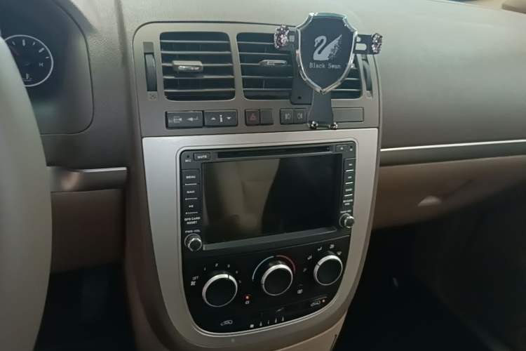 Used Buick GL8 2014 2.4L Classic Edition Audio And AC Panel