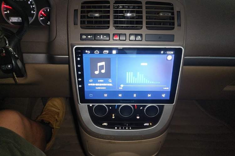 Used Buick GL8 2014 2.4L Classic Edition Audio And AC Panel