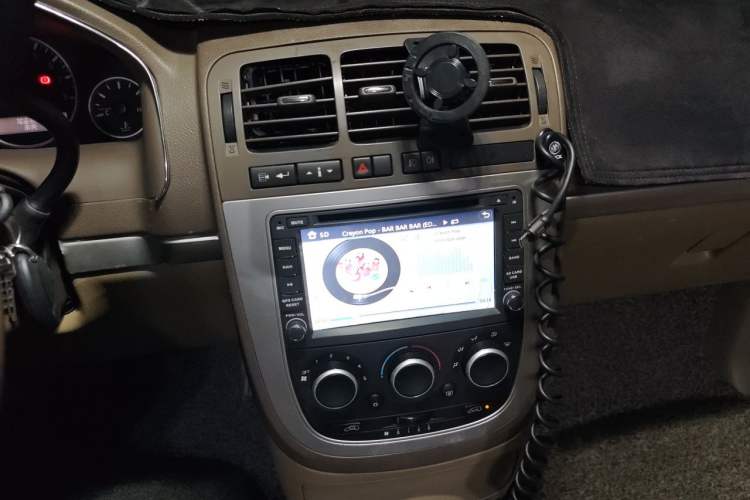 Used Buick GL8 2014 2.4L Classic Edition Audio And AC Panel