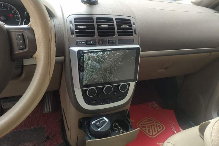 Used Buick GL8 2014 2.4L Classic Edition Audio And AC Panel