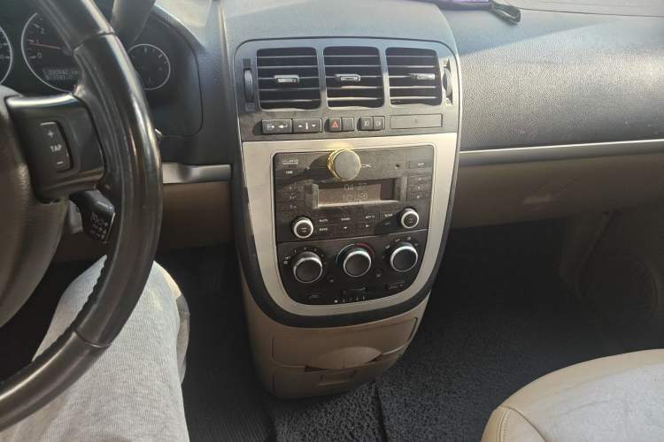 Used Buick GL8 2014 2.4L Executive Edition Audio And AC Panel