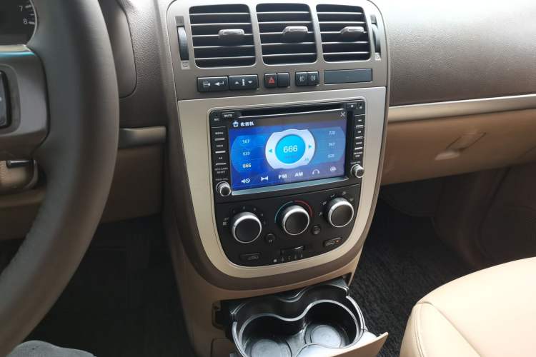 Used Buick GL8 2014 2.4L Classic Edition Audio And AC Panel