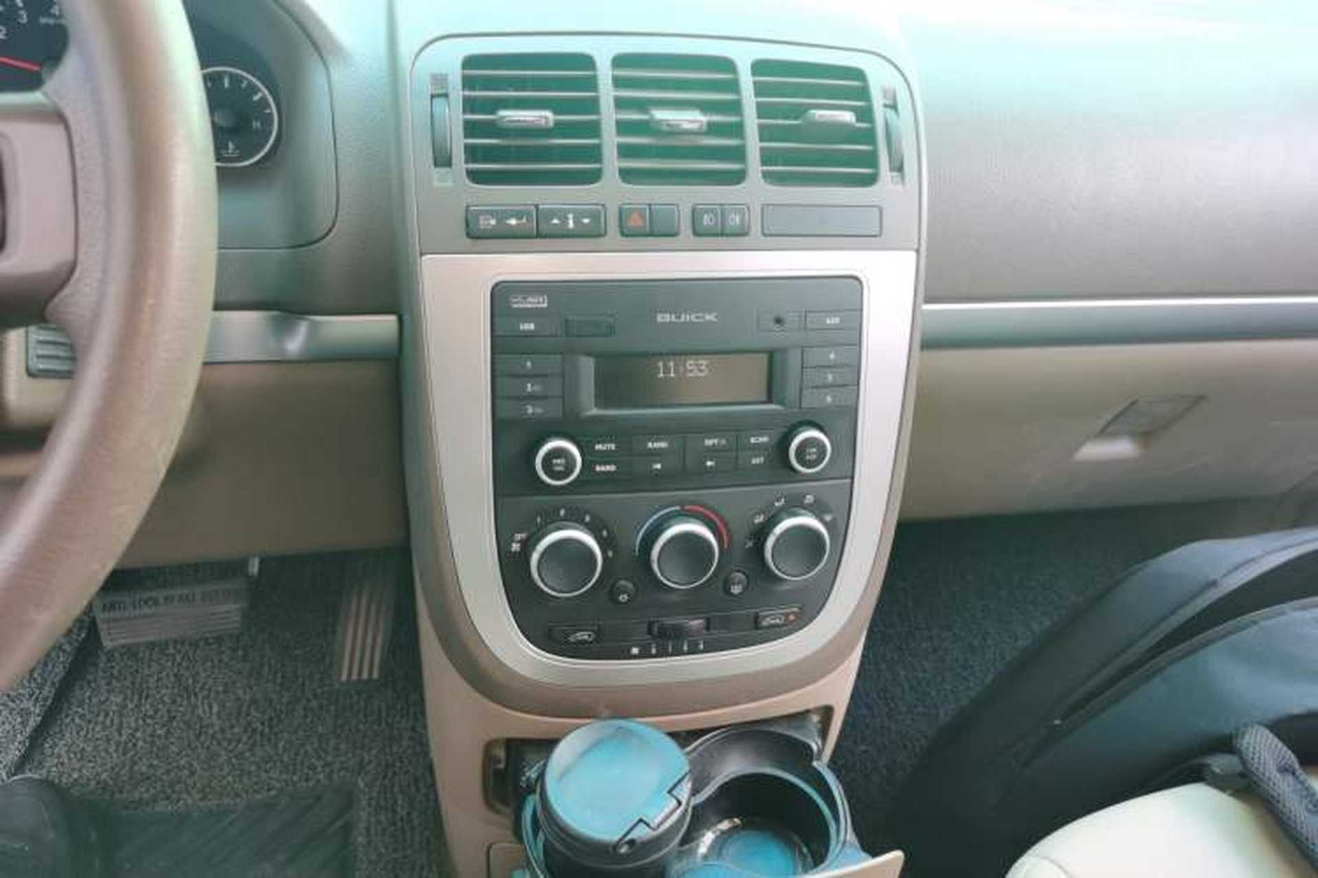 Used Buick GL8 2014 2.4L Classic Edition Audio And AC Panel