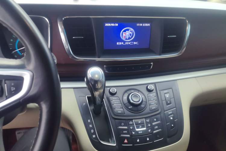 Used Buick GL8 2014 3.0L GT Luxury Business Haoya Edition Audio And AC Panel